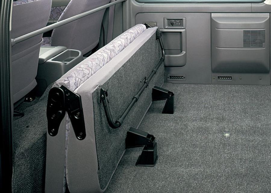  Nissan Caravan 2001 года  (фото 3 из 5)